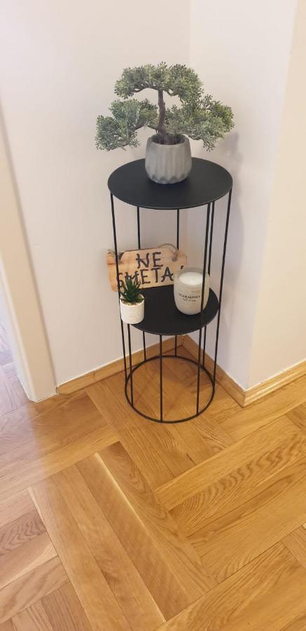 Apartment Aura