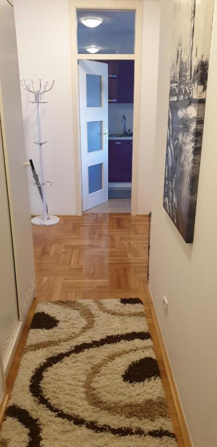 Apartment Aura *