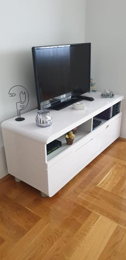 Aura Apartment