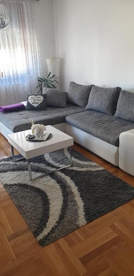 Apartment Aura