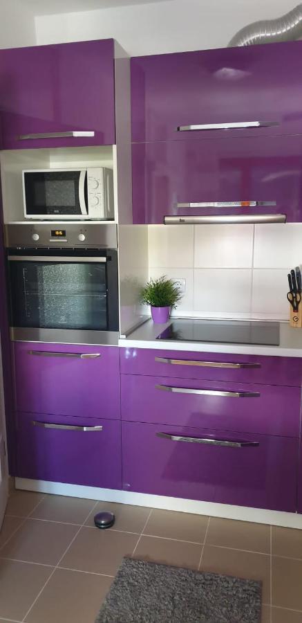 Aura Apartment *